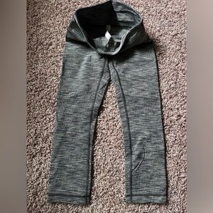 GUC Lululemon Wunder Under Crops Size 4